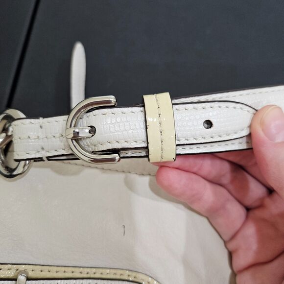 Coach Colette Signature Hobo Bag Leather Cream Shoulder Strap Casual Work Travel - Picture 15 of 16